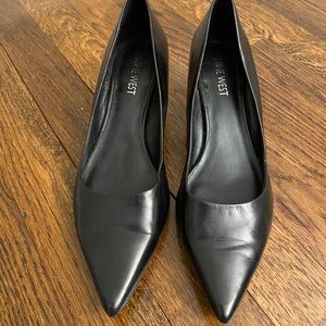 Nine West black kitten heel size 6